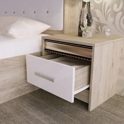 Camera da letto completa testiera trapuntata rovere bianco oro Riga