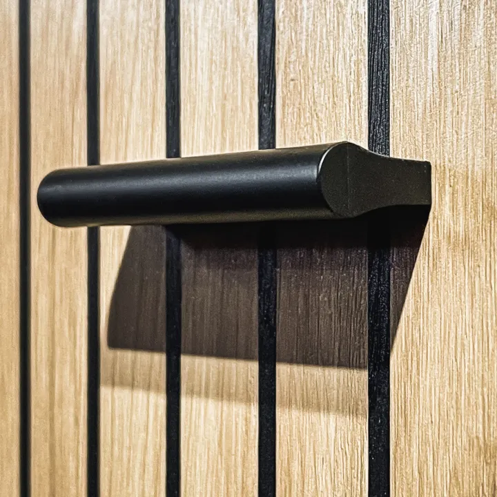 Mobile ingresso 90x203h cm con appendiabiti rovere rustico antracite stampa a righe California 1 Gihome®