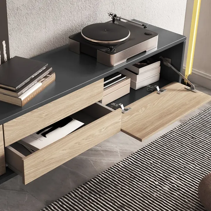 Mobile TV soggiorno sospeso 180x32h cm 2 ante a ribalta 2 cassetti rovere grigio Glem
