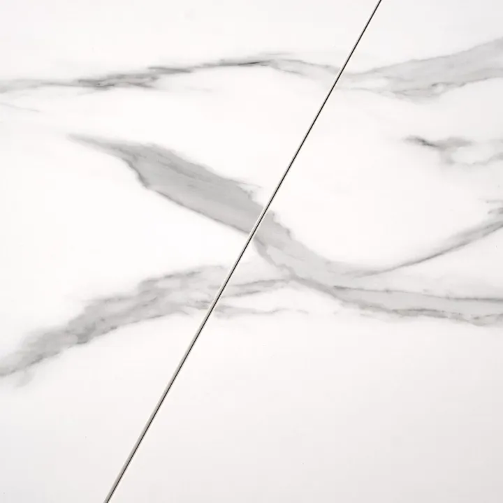 Tavolo allungabile 160/200cm moderno effetto marmo bianco Lucinda